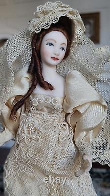 Maison De Poupée Miniature Artisan Vintage Femme Porcelaine Poupée Mariage Gown 112