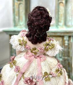 Miniature Dollhouse Doll Artisan Helen Cohen Porcelain Lady Éblouissant
