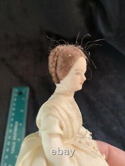 Miniature Vintage Dollhouse Doll Lady Robe Victorienne Outfit