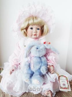 NOUVELLE KYRA 22 en KAIS PORCELAINE ASSISE ENFANT GAIL SHUMAKER POUPEES D'ARTISTE AMÉRICAINE