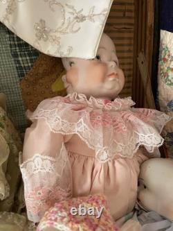 Neuf poupées antiques/vintage uniques à trois visages : heureuse, en pleurs, endormie, plus beaucoup de tissus