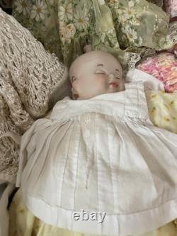 Neuf poupées antiques/vintage uniques à trois visages : heureuse, en pleurs, endormie, plus beaucoup de tissus