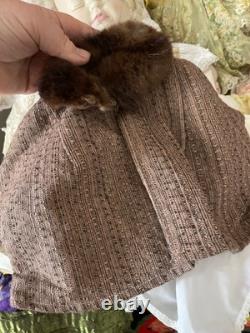 Neuf poupées antiques/vintage uniques à trois visages : heureuse, en pleurs, endormie, plus beaucoup de tissus