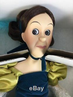 Nouveau Disney Cinderella Stepsister Anastasia Porcelaine Souvenir Doll 19 Vintage