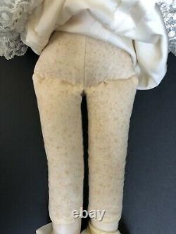 Porcelaine Collectionnable Reproduction D'antique Mode Française Smileing Bru Doll