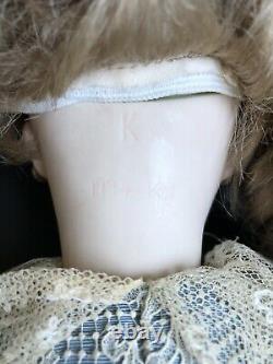Porcelaine Collectionnable Reproduction D'antique Mode Française Smileing Bru Doll