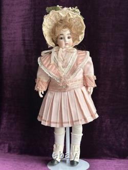 Porcelaine Vintage 19 Repro de Poupée Circulaire à Pois Antique Française Bru par Clara Wade