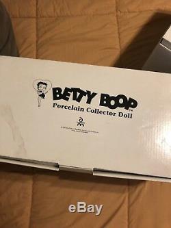 Poupée Betty Boop Vintage En Porcelaine Robe Rouge Danbury Menthe