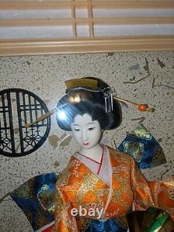 Poupée De Porcelaine Japonaise De Geisha Vintage