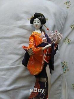 Poupée Geisha Japonaise En Porcelaine. Kimono 20 Vintage Du Japon. Gagnant