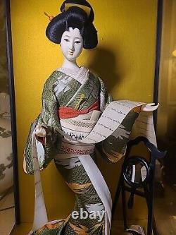 Poupée Maiko Vintage du Japon Oyama avec visage en porcelaine, yeux en verre dans une vitrine de 21 pouces