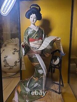 Poupée Maiko Vintage du Japon Oyama avec visage en porcelaine, yeux en verre dans une vitrine de 21 pouces