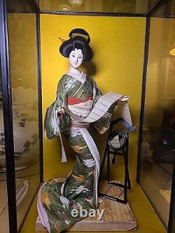 Poupée Maiko Vintage du Japon Oyama avec visage en porcelaine, yeux en verre dans une vitrine de 21 pouces