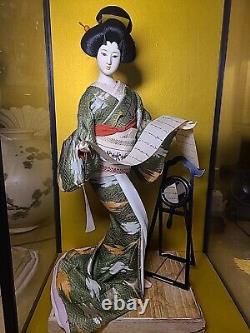 Poupée Maiko Vintage du Japon Oyama avec visage en porcelaine, yeux en verre dans une vitrine de 21 pouces