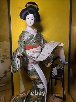 Poupée Maiko Vintage du Japon Oyama avec visage en porcelaine, yeux en verre dans une vitrine de 21 pouces