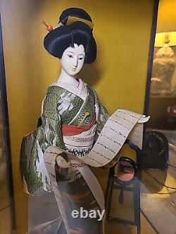 Poupée Maiko Vintage du Japon Oyama avec visage en porcelaine, yeux en verre dans une vitrine de 21 pouces