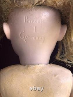 Poupée Princesse Armand Marseille 23 en Bisque avec Corps en Composition Allemande Antique