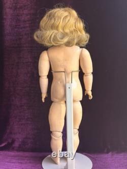 Poupée Princesse Armand Marseille 23 en Bisque avec Corps en Composition Allemande Antique