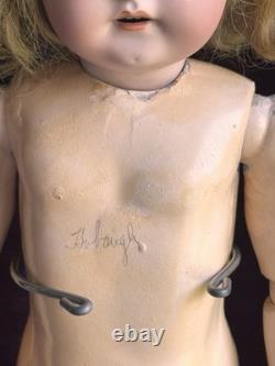 Poupée Princesse Armand Marseille 23 en Bisque avec Corps en Composition Allemande Antique