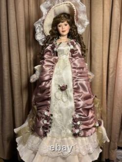 Poupée Victorienne en Porcelaine Ace View de 2 pieds taille 22