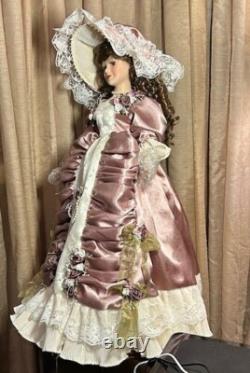 Poupée Victorienne en Porcelaine Ace View de 2 pieds taille 22