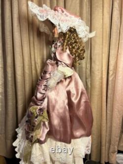 Poupée Victorienne en Porcelaine Ace View de 2 pieds taille 22