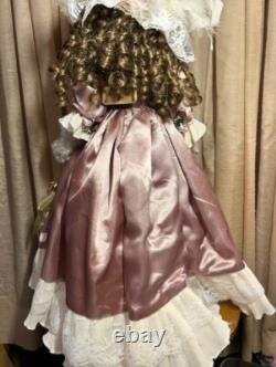 Poupée Victorienne en Porcelaine Ace View de 2 pieds taille 22