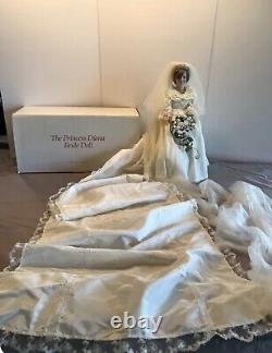 Poupée Vintage de la Princesse Diana en Robe de Mariée Toujours dans sa Boîte