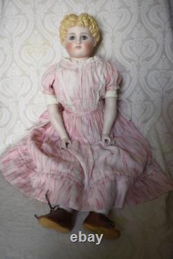 Poupée allemande antique avec œil en verre, tête en parian par Kling