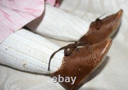 Poupée allemande antique avec œil en verre, tête en parian par Kling