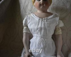 Poupée allemande antique avec œil en verre, tête en parian par Kling