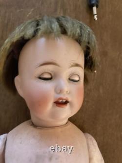 Poupée ancienne JD Kestner 257 9 bébé dans une chaise haute