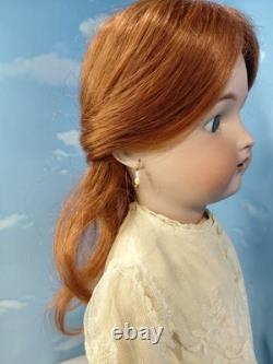 Poupée ancienne à tête en biscuit R. Simon & Halbig 25 K Star, robe antique