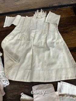 Poupée ancienne en porcelaine allemande 22, Allemagne 6, avec beaucoup de vêtements