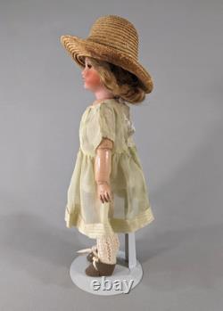 Poupée ancienne n°13 originale UNIS France 301 à tête Jumeau en biscuit et composition