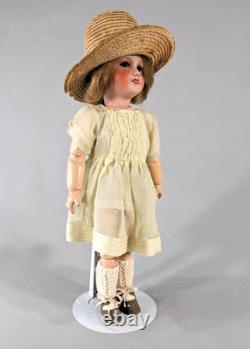 Poupée ancienne n°13 originale UNIS France 301 à tête Jumeau en biscuit et composition