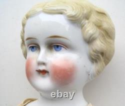 Poupée antique en porcelaine à tête de Chine, blonde aux yeux bleus, corps original, 19 pouces