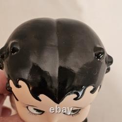 Poupée articulée en céramique porcelaine vintage Betty Boop en excellent état. Collectionneur.