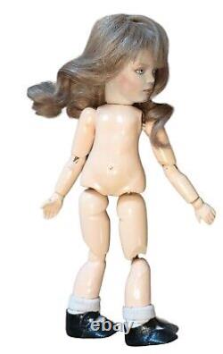 Poupée articulée en porcelaine Kathy Redmond avec cheveux humains et perruque blonde cendrée, bois 14, de collection de 1985.