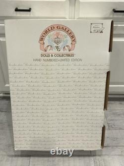 Poupée asiatique vintage en porcelaine 26 ROYAL DANCER par Pat Loveless jamais ouverte