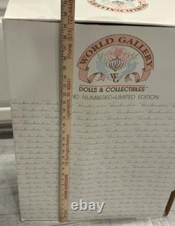 Poupée asiatique vintage en porcelaine 26 ROYAL DANCER par Pat Loveless jamais ouverte