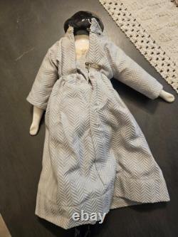 Poupée chinoise antique 12,5 (excellente) avec tenue complète, tête et membres en porcelaine