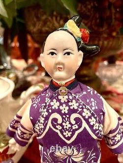 Poupée chinoise vintage en costume traditionnel avec tête en porcelaine peinte à la main, Ha