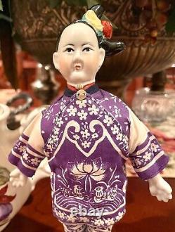 Poupée chinoise vintage en costume traditionnel avec tête en porcelaine peinte à la main, Ha