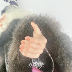 Poupée de Sorcier en Porcelaine Artisanale Vintage, Gagnante du Ruban Bleu, 20 Pose de Sorcier