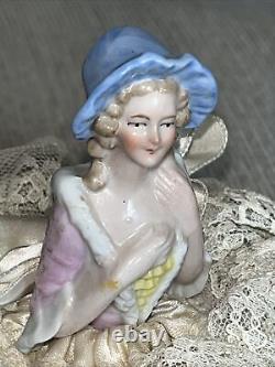 Poupée de boudoir en porcelaine allemande ancienne avec jambes et coussin à épingles