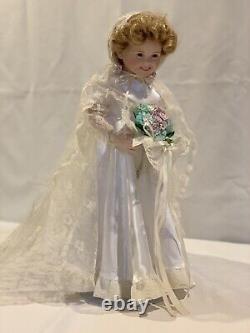 Poupée de collection en porcelaine Shirley Temple Curly Top Bride 17 de Danbury Mint & VHS