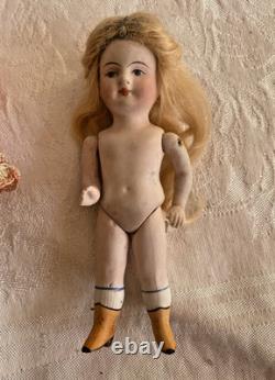 Poupée de maison de poupée Kestner 4-1/2 en bisque porcelaine 184.3 Allemagne blonde bottes jaunes