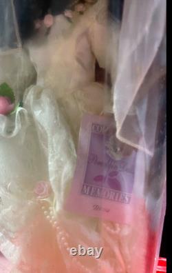 Poupée de mariée afro-américaine en bisque porcelain vintage rare et collectible (scellée)