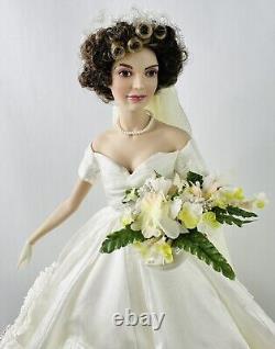 Poupée de mariée en porcelaine Jacqueline Kennedy Vintage Franklin Mint de 16 pouces